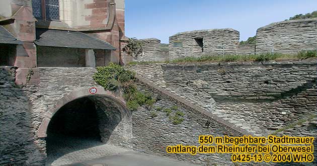 Stadtf�hrung durch Oberwesel am Rhein �ber die begehbare mittelalterliche Stadtmauer an der Wernerkapelle