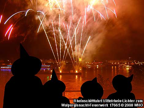 Rheinschifffahrt Mittelrhein-Lichter zum Walpurgisnacht-Feuerwerk